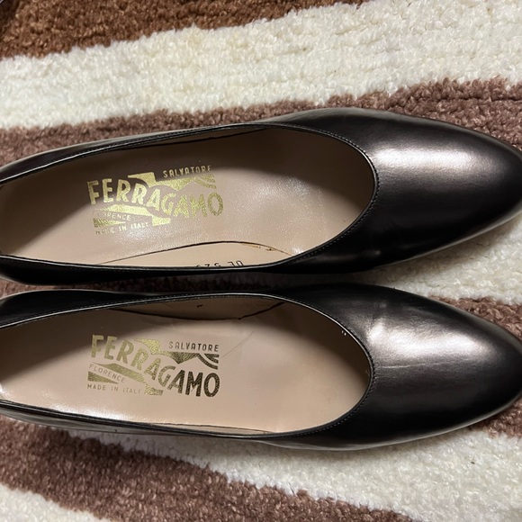 Salvatore Ferragamo Pumps - Picture 2 of 3